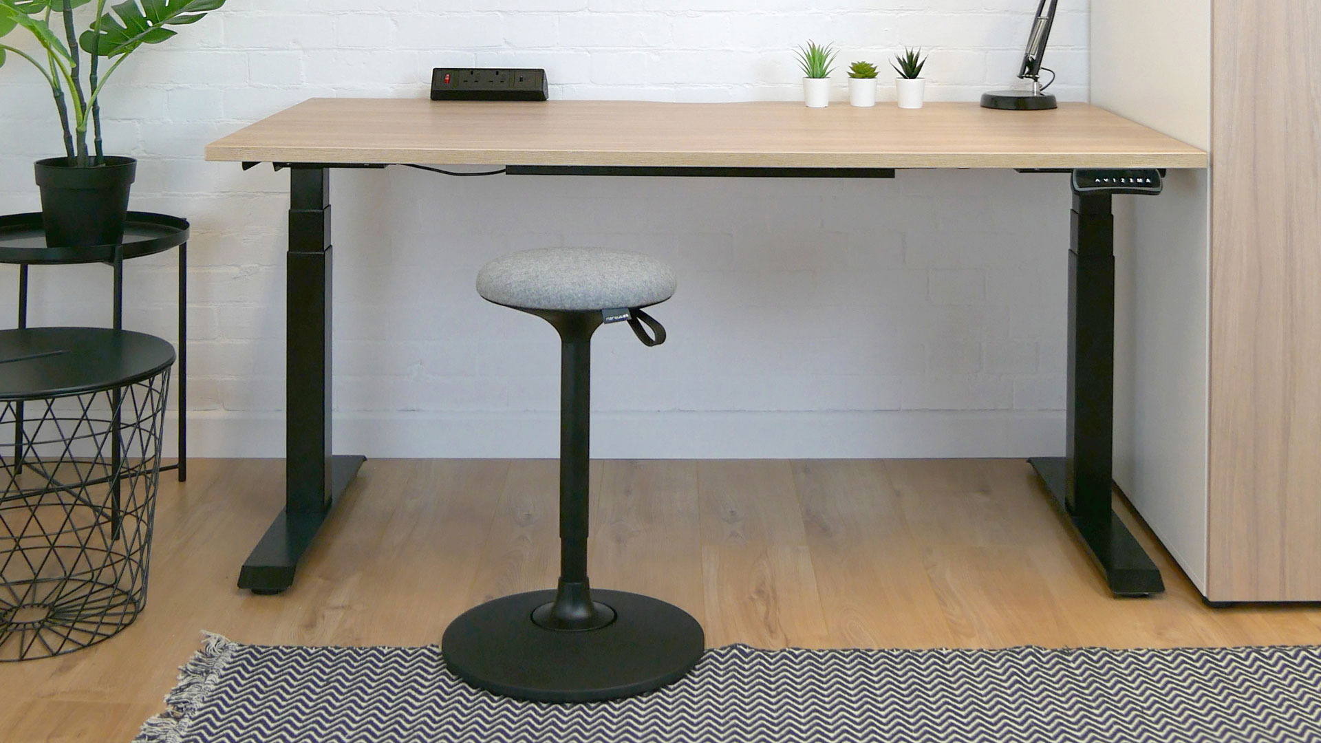 Adjustable Desks :: COMO, Lda – Componentes de Mobiliário