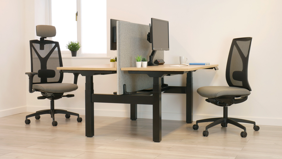 Formetiq Alto 2 standing bench desk with Modena office chairs