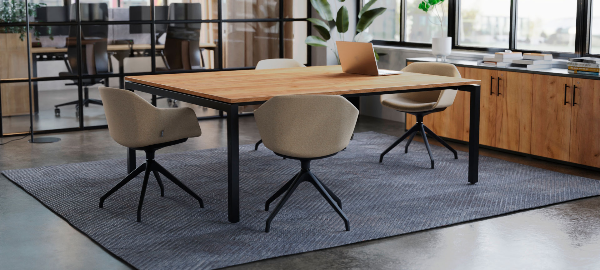 Formetiq Meeting Tables